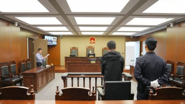 浩鼎中心 手写处方单背后惊现百万侵占链，看检察官揭开这场“零成本”骗局